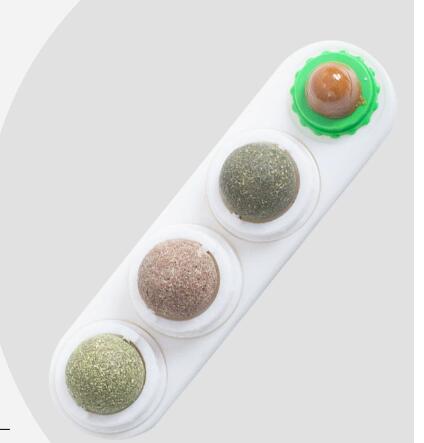 Premium Silvervine Play Balls - 4 Pack Natural Interactive Toy for Cats